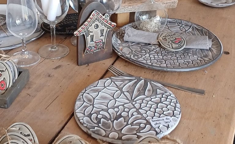 Visite d'un atelier de poterie Empreinte de coeur à Bonnac
