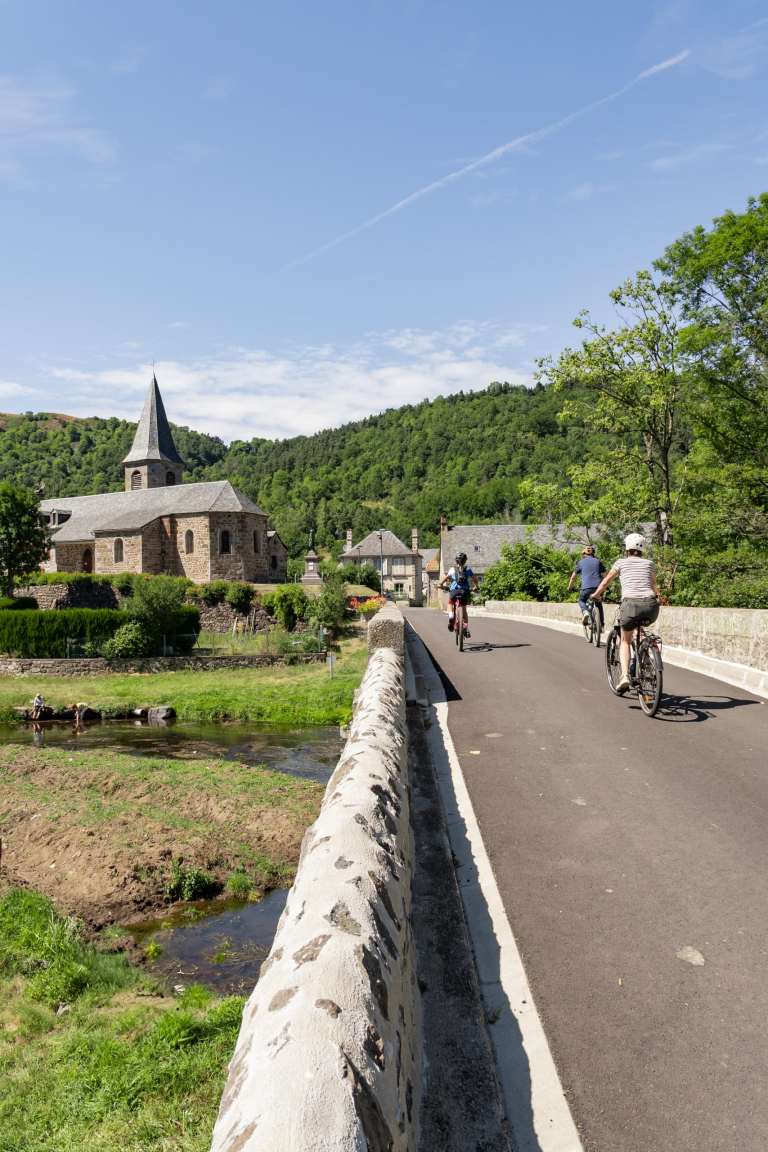 Séjour vélo : Murat et Pinatelle, le bonheur à portée de TER et de vélo