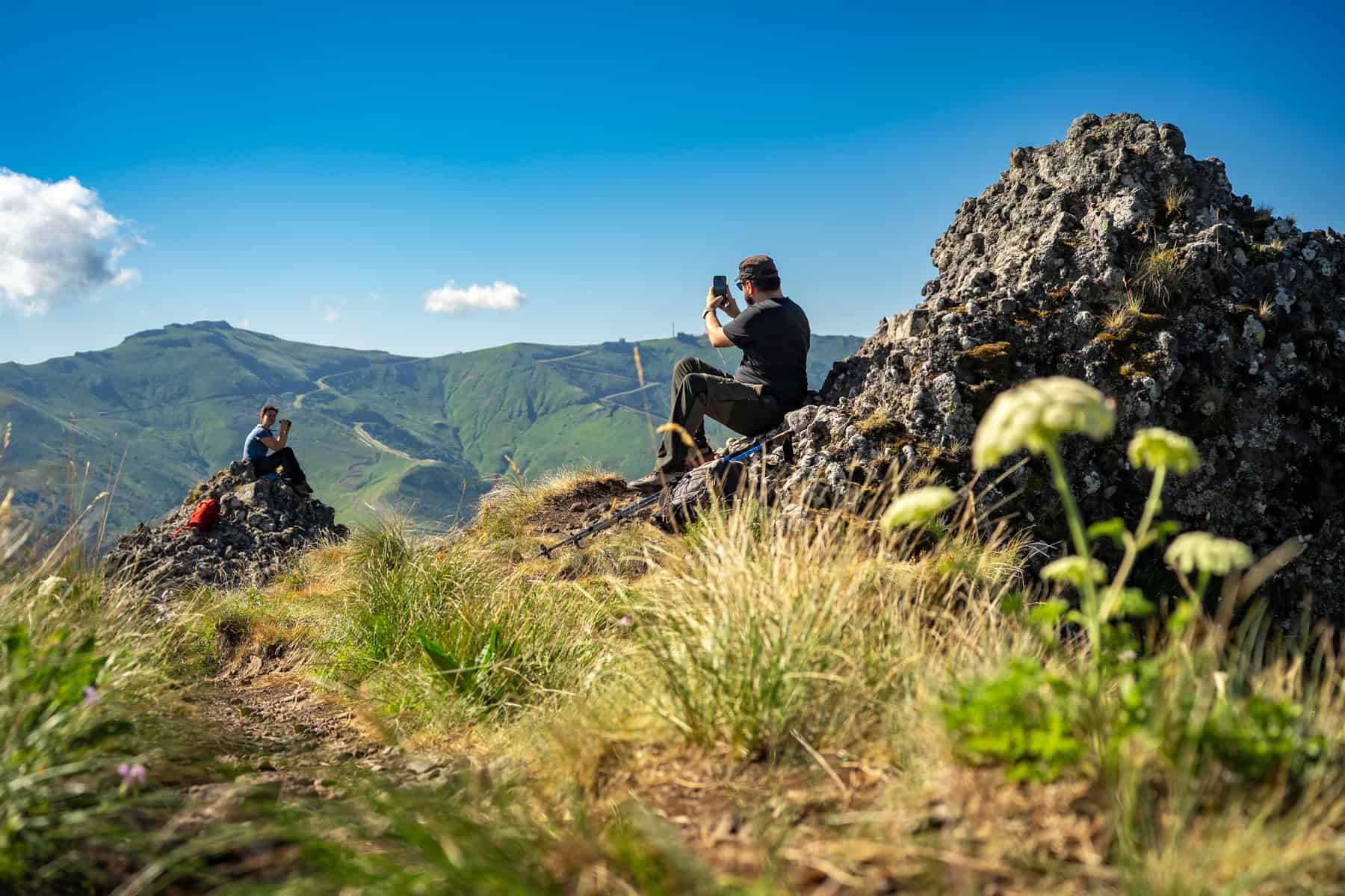 Randonnée dans les montagnes des Hautes Terres avec vue panoramique.